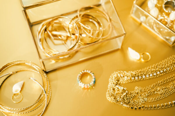 Radio Shines for Jewelry Retailers